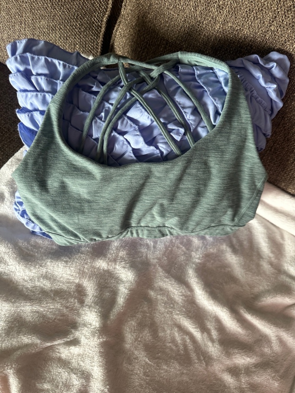 Women's Strappy Athletic bra - Sage Green Sz L by Victoria’s Secret